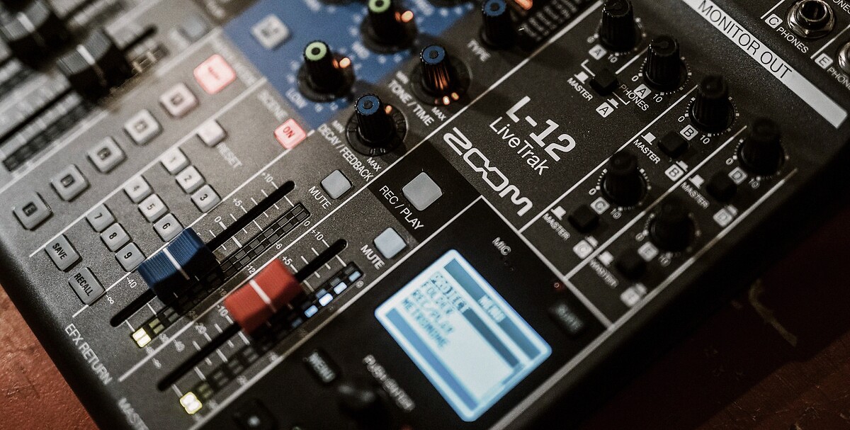 How to automatically Mix a Zoom LiveTrak Session